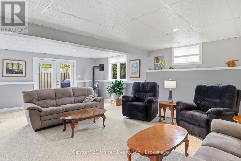 2318 SUMAC STREET, Peterborough (Monaghan Ward 2), Ontario, K9K2J9