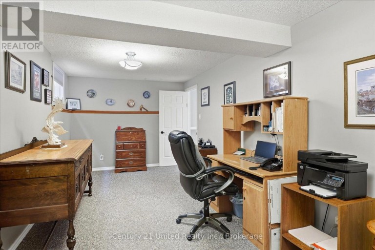 2318 SUMAC STREET, Peterborough (Monaghan Ward 2), Ontario, K9K2J9