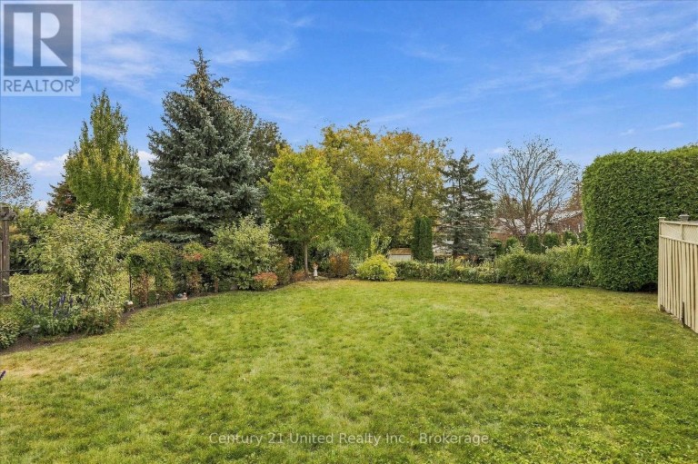 2318 SUMAC STREET, Peterborough (Monaghan Ward 2), Ontario, K9K2J9
