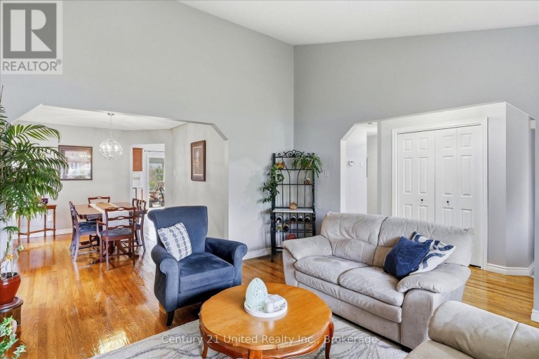 2318 SUMAC STREET, Peterborough (Monaghan Ward 2), Ontario, K9K2J9