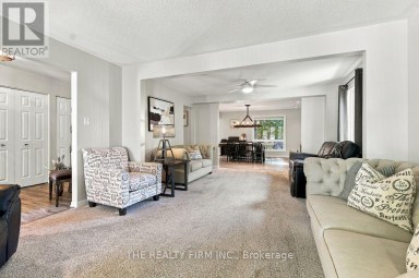 11 SOMERSET CRESCENT London South (South K) Ontario photo 5