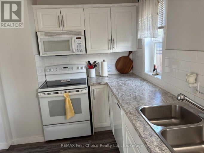 275 CHRISTINA STREET W, Thunder Bay (Westfort), Ontario, P7E4P5