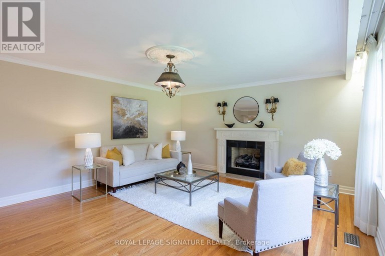 38 DANVILLE DRIVE, Toronto (St. Andrew-Windfields), Ontario, M2P1J1