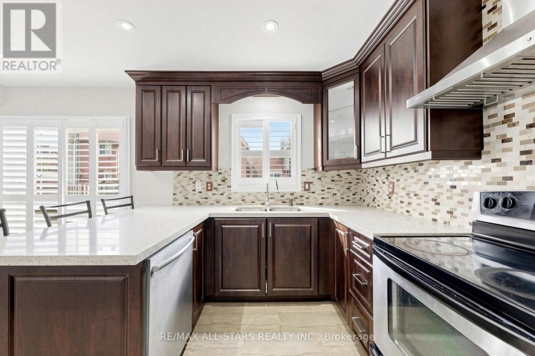 13 BOULDERBROOK DRIVE, Toronto (Rouge), Ontario, M1X2B9