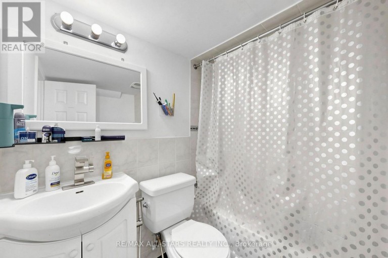 13 BOULDERBROOK DRIVE, Toronto (Rouge), Ontario, M1X2B9