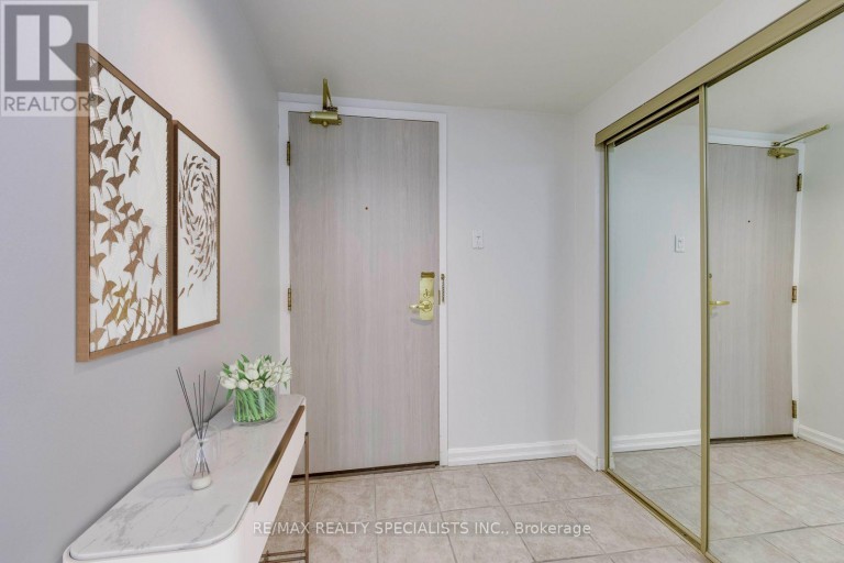 212 - 2155 BURNHAMTHORPE ROAD W, Mississauga (Erin Mills), Ontario, L5L5P4