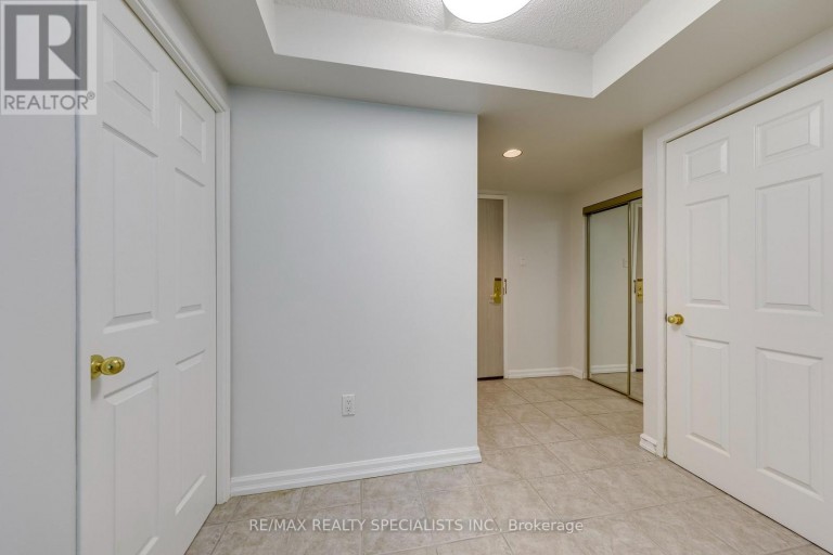 212 - 2155 BURNHAMTHORPE ROAD W, Mississauga (Erin Mills), Ontario, L5L5P4