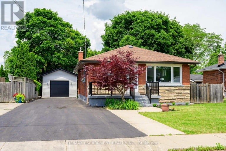 150 HOWARD AVENUE, Hamilton (Balfour), Ontario, L9A2W8
