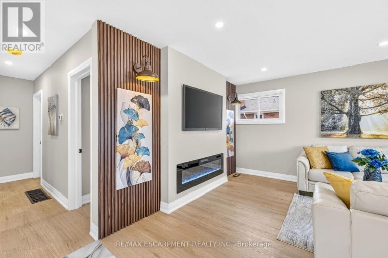 150 HOWARD AVENUE, Hamilton (Balfour), Ontario, L9A2W8