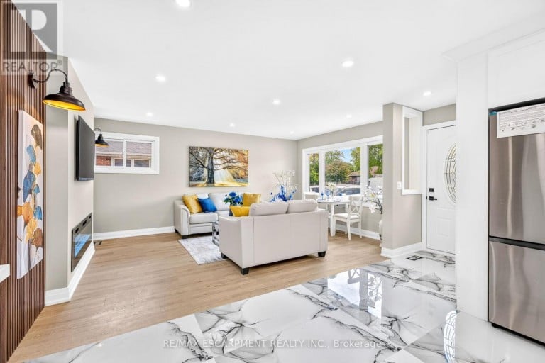 150 HOWARD AVENUE, Hamilton (Balfour), Ontario, L9A2W8