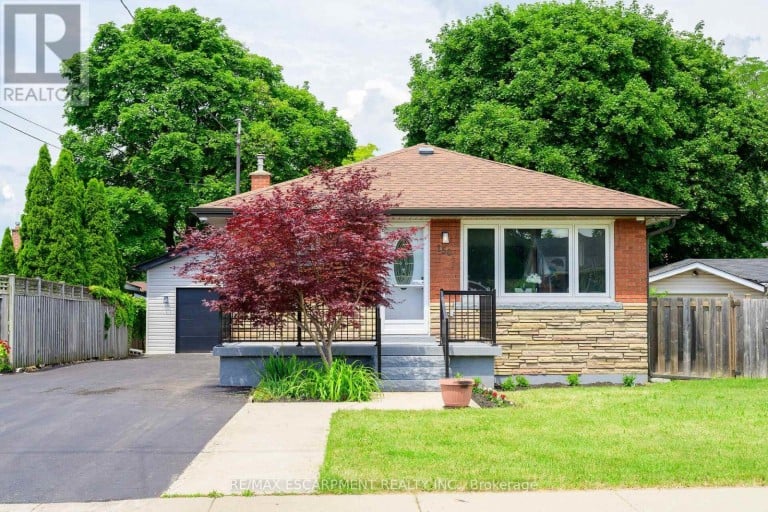 150 HOWARD AVENUE, Hamilton (Balfour), Ontario, L9A2W8