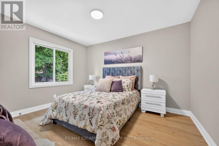 150 HOWARD AVENUE, Hamilton (Balfour), Ontario, L9A2W8