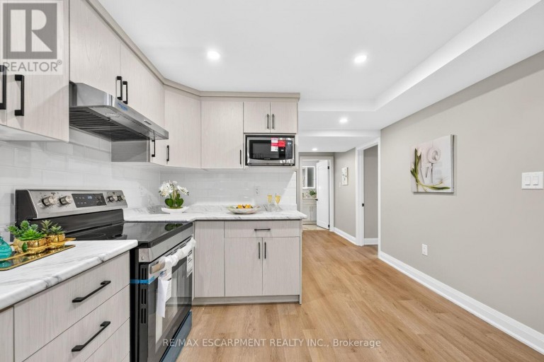 150 HOWARD AVENUE, Hamilton (Balfour), Ontario, L9A2W8