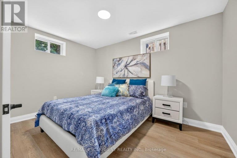 150 HOWARD AVENUE, Hamilton (Balfour), Ontario, L9A2W8