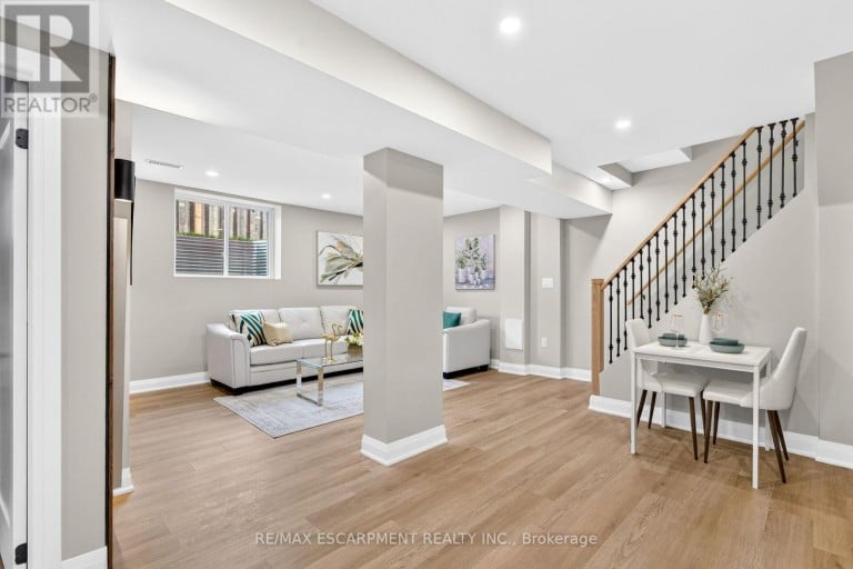 150 HOWARD AVENUE, Hamilton (Balfour), Ontario, L9A2W8