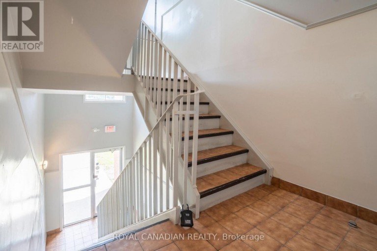 87 - 1096 JALNA BOULEVARD, London South (South X), Ontario, N6E3B8