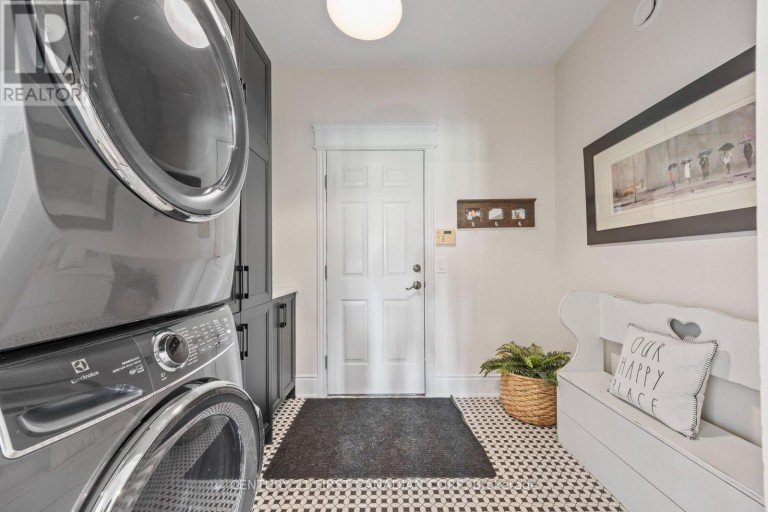 1048 SANDY SOMERVILLE DRIVE, London South (South A), Ontario, N6K5R1