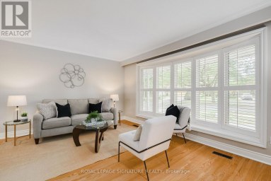 11 BELLBURY CRESCENT Toronto (Don Valley Village) Ontario photo 2