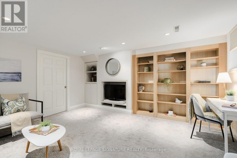11 BELLBURY CRESCENT, Toronto (Don Valley Village), Ontario, M2J2J6