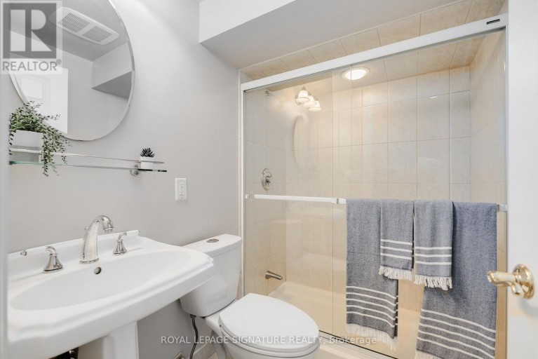 11 BELLBURY CRESCENT, Toronto (Don Valley Village), Ontario, M2J2J6