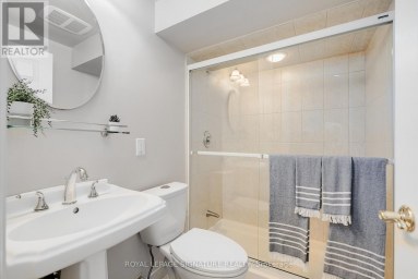 11 BELLBURY CRESCENT Toronto (Don Valley Village) Ontario photo 22