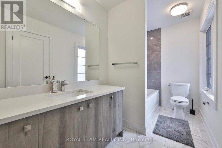 1361 BLACKMORE STREET, Innisfil (Alcona), Ontario, L9S0P3