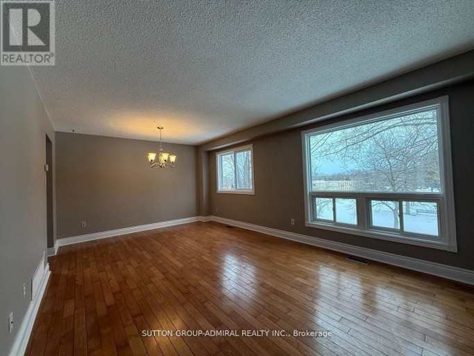 39 APRIL GARDENS, Aurora (Aurora Heights), Ontario, L4G4R7