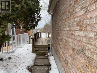 39 APRIL GARDENS Aurora (Aurora Heights) Ontario photo 36
