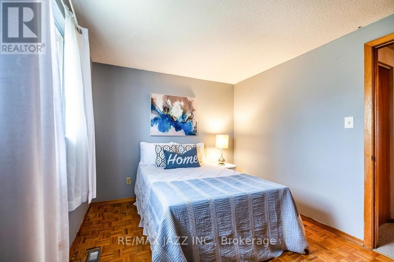 1347 MARY STREET N, Oshawa (Samac), Ontario, L1G6T2