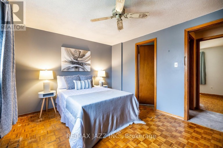 1347 MARY STREET N, Oshawa (Samac), Ontario, L1G6T2