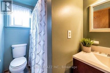 1347 MARY STREET N Oshawa (Samac) Ontario photo 29
