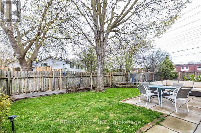 1347 MARY STREET N, Oshawa (Samac), Ontario, L1G6T2