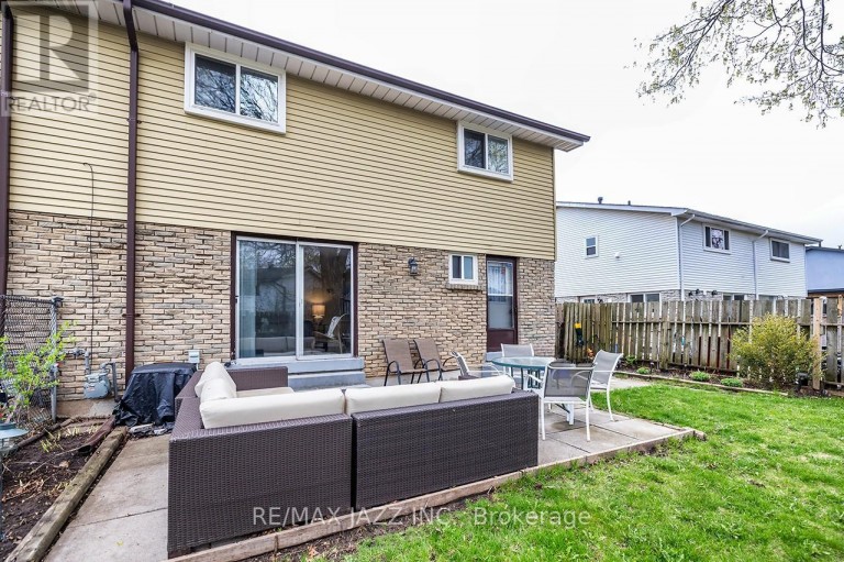 1347 MARY STREET N, Oshawa (Samac), Ontario, L1G6T2