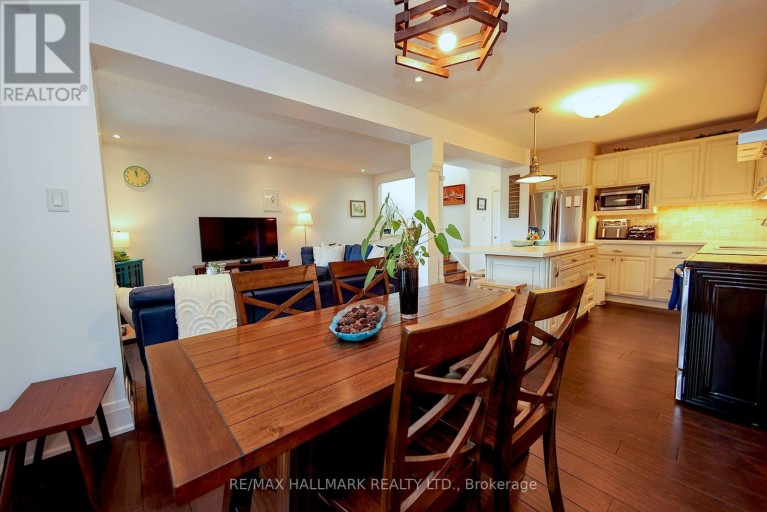 781 PAM CRESCENT, Newmarket (Huron Heights-Leslie Valley), Ontario, L3Y5B7