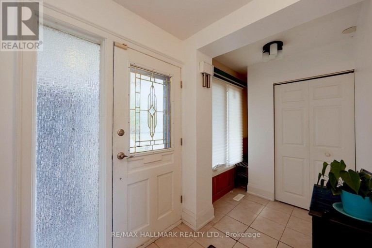 781 PAM CRESCENT, Newmarket (Huron Heights-Leslie Valley), Ontario, L3Y5B7