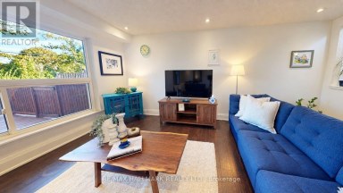 781 PAM CRESCENT Newmarket (Huron Heights-Leslie Valley) Ontario photo 6