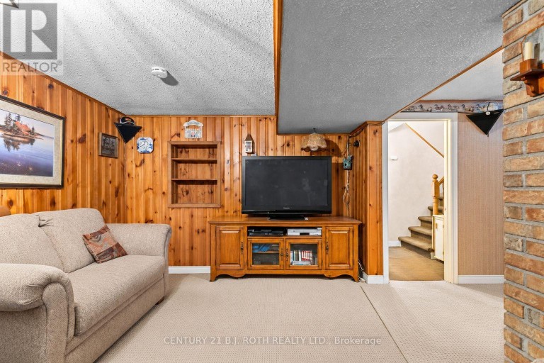 2067 MARCHMONT ROAD, Severn (Marchmont), Ontario, L3V6H2