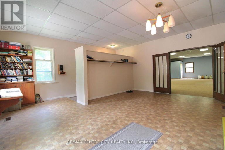 12 CHESTER STREET, St. Thomas, Ontario, N5R1T8