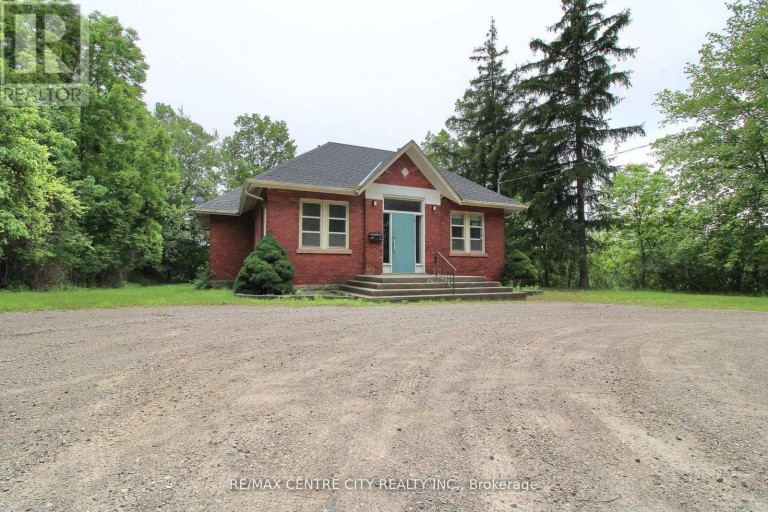 12 CHESTER STREET, St. Thomas, Ontario, N5R1T8