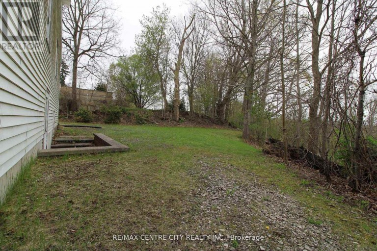 12 CHESTER STREET, St. Thomas, Ontario, N5R1T8