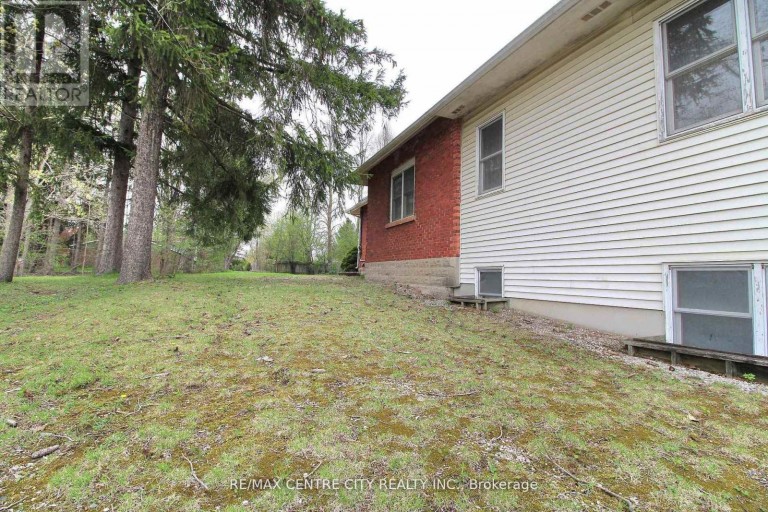 12 CHESTER STREET, St. Thomas, Ontario, N5R1T8