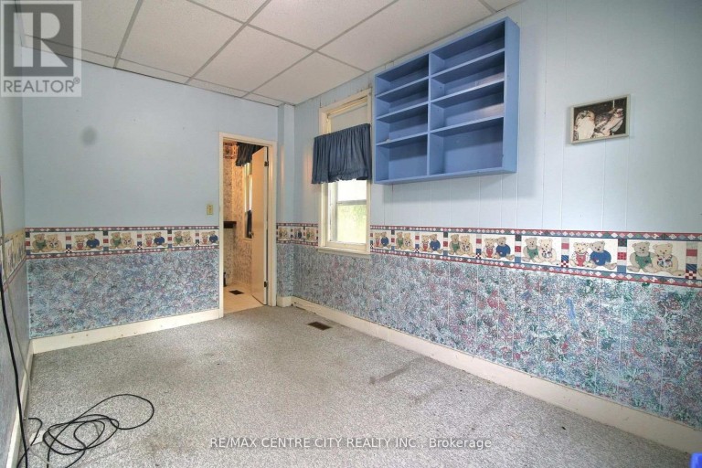 12 CHESTER STREET, St. Thomas, Ontario, N5R1T8