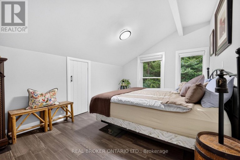 1018 WHITES ROAD, Muskoka Lakes (Medora), Ontario, P0B1J0