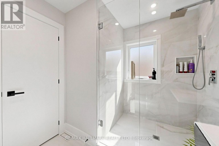 63 WILLETT CRESCENT, Richmond Hill (Mill Pond), Ontario, L4C7W2