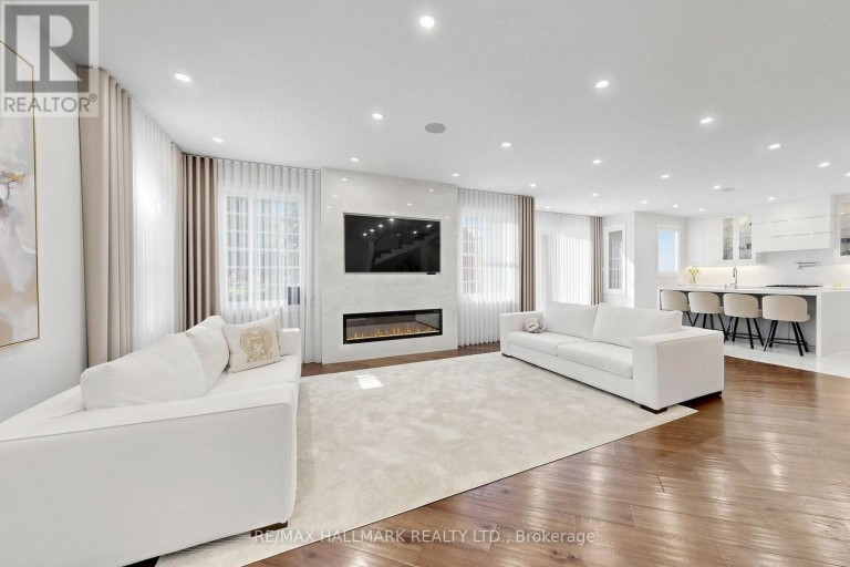 63 WILLETT CRESCENT, Richmond Hill (Mill Pond), Ontario, L4C7W2