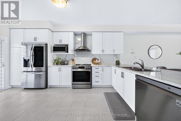 55 DELANO WAY, Newmarket (Woodland Hill), Ontario, L3X0L4
