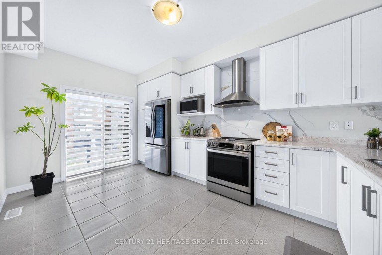 55 DELANO WAY, Newmarket (Woodland Hill), Ontario, L3X0L4