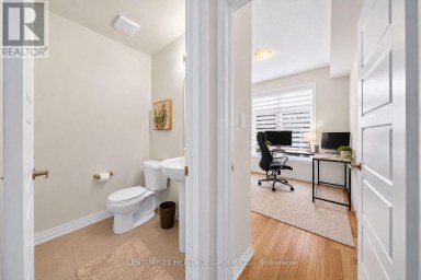 55 DELANO WAY Newmarket (Woodland Hill) Ontario photo 18
