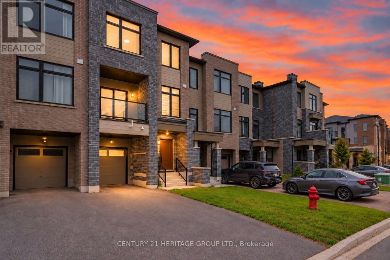 55 DELANO WAY, Newmarket (Woodland Hill), Ontario, L3X0L4