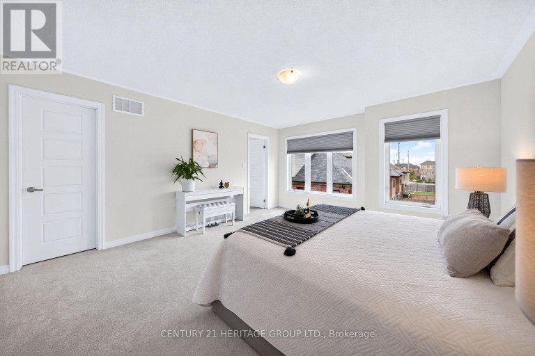 55 DELANO WAY, Newmarket (Woodland Hill), Ontario, L3X0L4